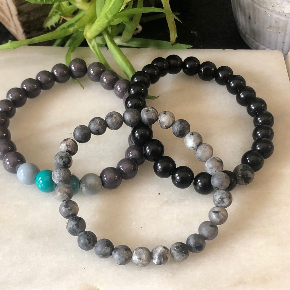 SELLERS BUNDLE GREAT Set of 10 Assorted Handmade Bracelets.